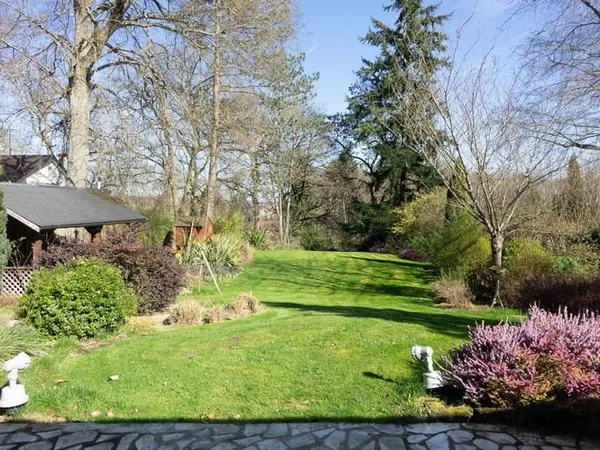 Maison 8 pièces 370 m²
