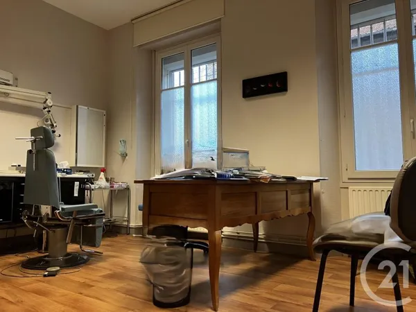 Local professionnel 69 m²