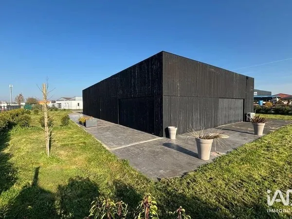 Immeuble commercial 250 m²