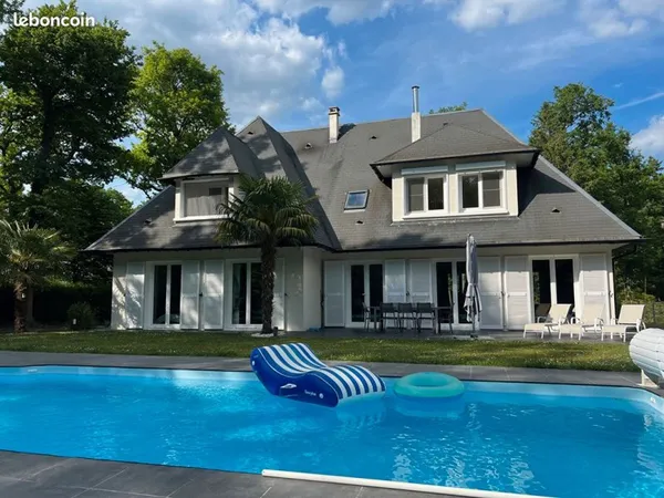 Propriété 9 pièces 220 m²