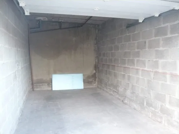 A LOUER GARAGE