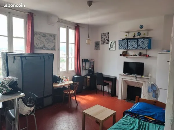 Appartement T2 lumineux - 42 m² - Dernier étage - Quartier Menpenti - Marseille 10e