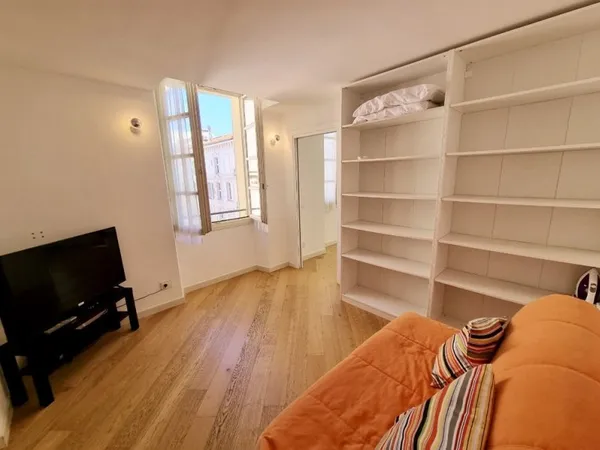 CANNES CENTRE BANANE T3 SUD EST DE 39M2