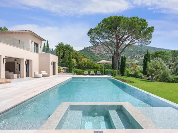 LOCATION SAISONNIÈRE - GRIMAUD - 6 CHAMBRES - PISCINE A DEBORDEMENT
