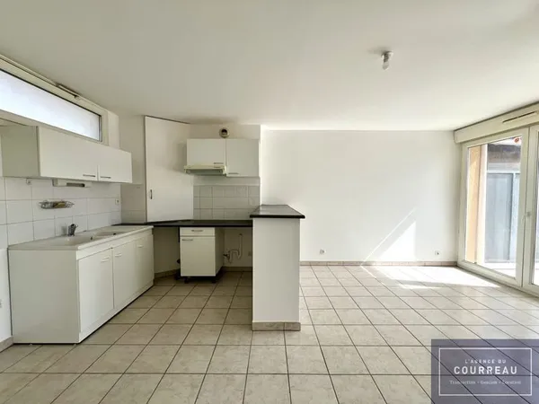 Marseillan F3 de 53 m2 avec terrasse de 33 m2 et garage
