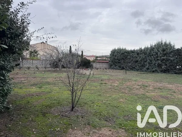 Terrain 437 m²