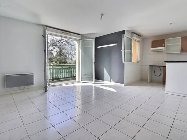 Appartement avec piscine et terrasse