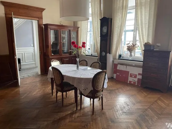 Maison 9 pièces 558 m²