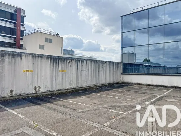 Parking 60 m²