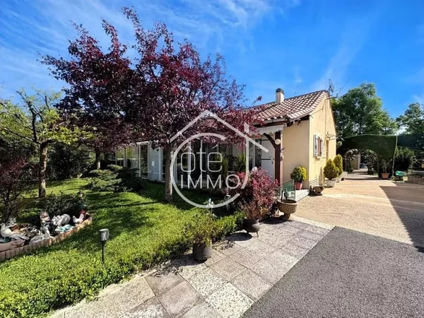 Maison de plain-pied 5 pièces 93 m²