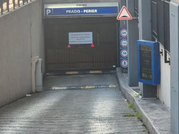 2 Places de parking privée sécurisée