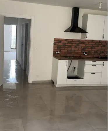 Appartement F3 neuf libre