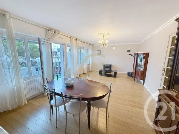 Immeuble 200 m²