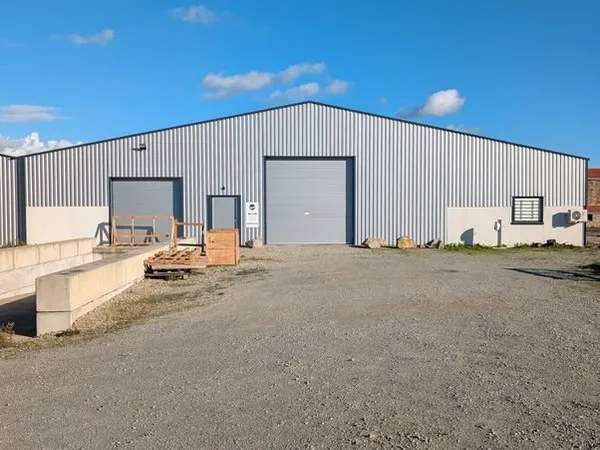 Entrepôt 800 m2