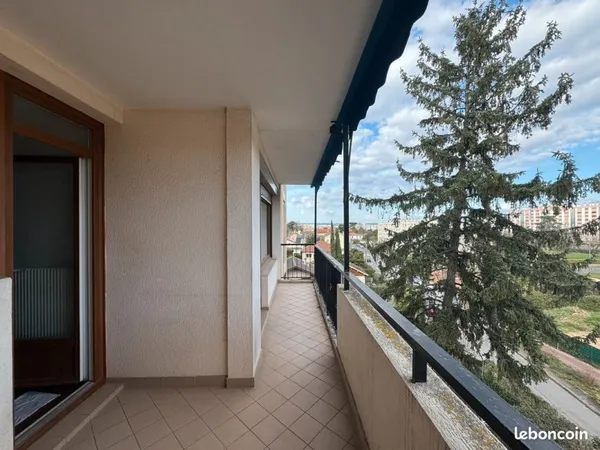 BRON - T3 78,47m2 - Loggia/Balcon - Parking - Parc -Tennis - 2 chbres