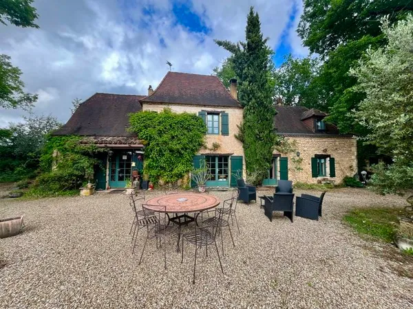 Maison en pierre 8 pièces 160 m²