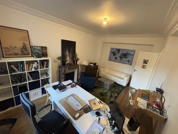 Propose bureau 19m² au sein d'une société