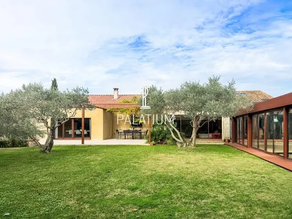 Villa de 158 m² Rénovée avec Piscine et Jardin sans vis-à-vi