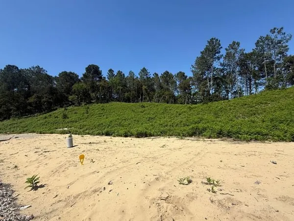 Terrain 679 m²
