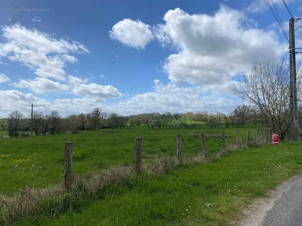 Terrain 1888 m²