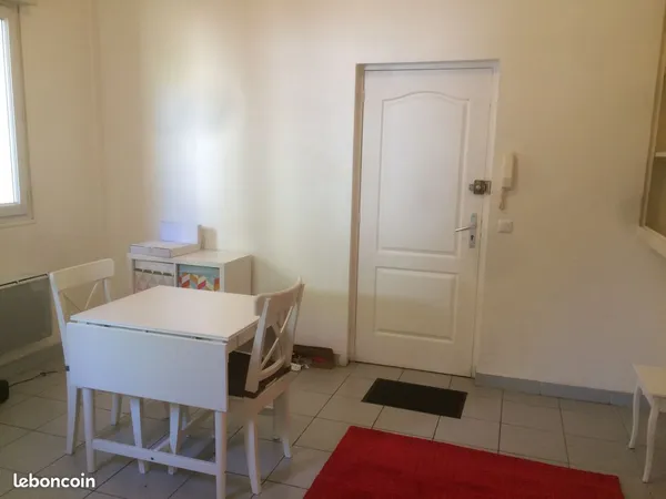 Appartement F2 Place Sainte Anne