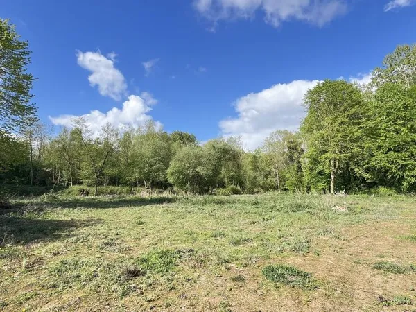 Terrain 3047 m²