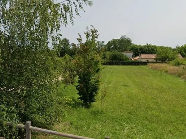 Terrain 1483 m²