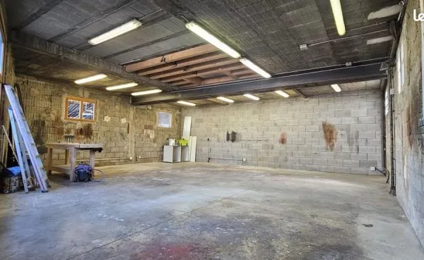 Local 138 m² Aix-les-Bains