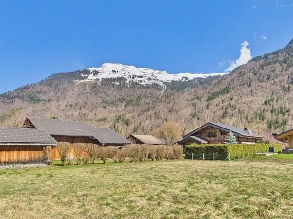 Haute Savoie (74), à vendre SAMOENS terrain avec PC purgé - Terrain de 705 m²