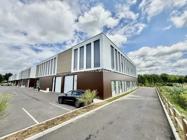 Immeuble industriel 1223 m²