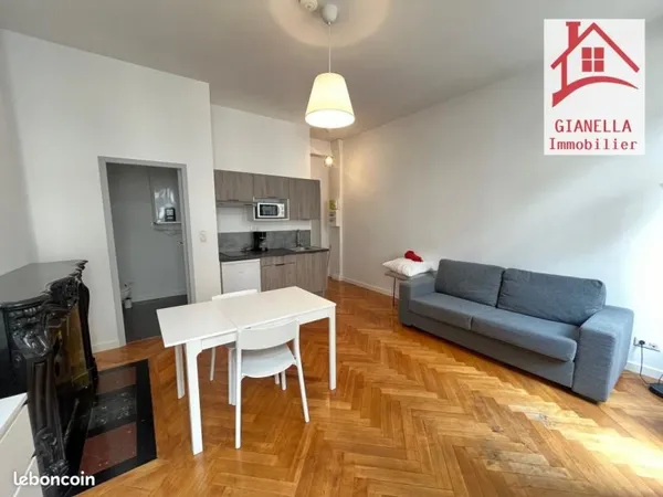 Studio 1 pièce 26 m²