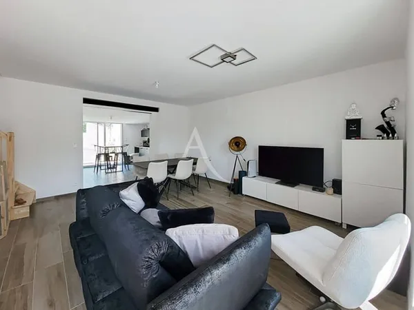Maison 3 pièces 77 m²