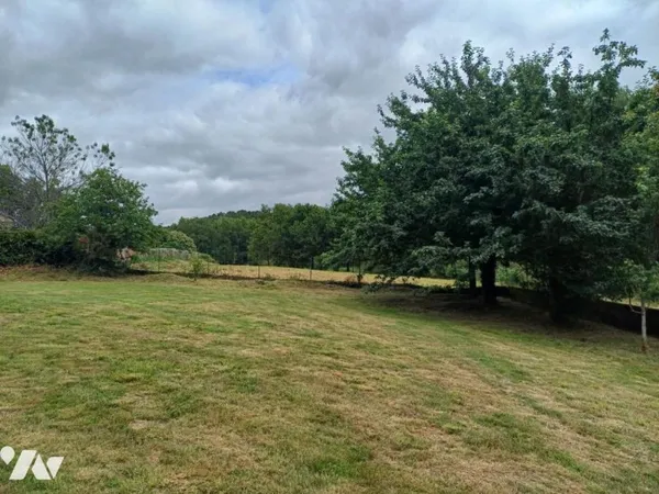 Terrain 569 m²