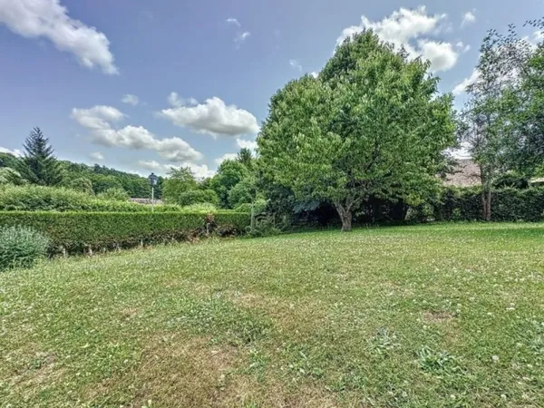 Terrain 702 m²