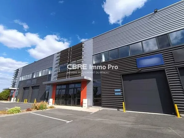 Local d'activité 1188 m²