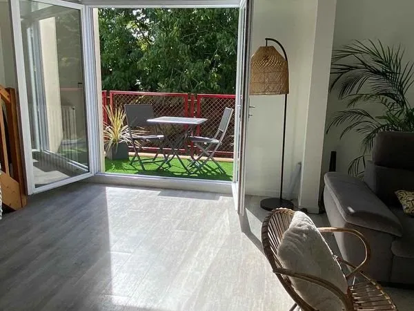 Appartement lumineux de 120m2 meublé avec balcon/vue sur les espaces verts