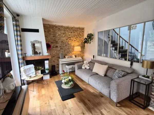 Superbe Demeure avec jardin et bois de 4097 M2