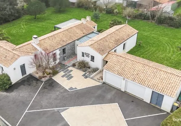 Maison d'architecte -166 m² - Proche centre-ville