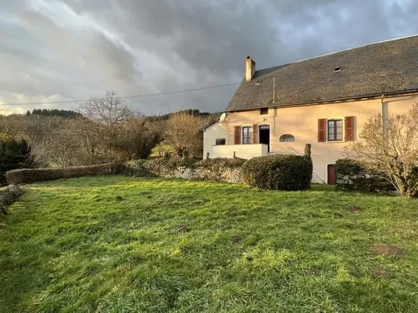 Corps de Ferme à vendre sur 3 184 m² avec vue dégagée