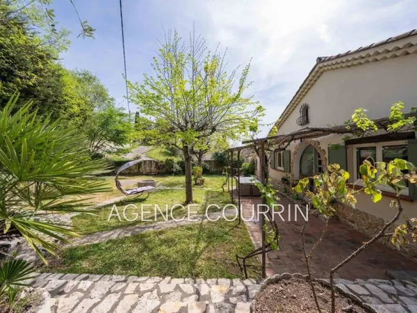Villa 6 pièces 183 m²