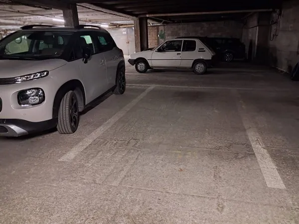 Parking 12 m²