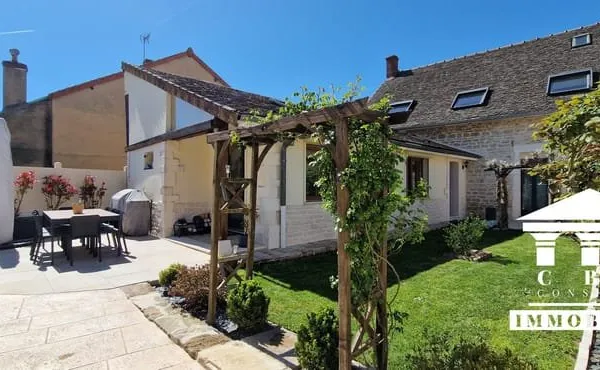 BELLE MAISON FAMILIALE EN PIERRE DE 6 PIÈCES AVEC JARDIN CLOS-