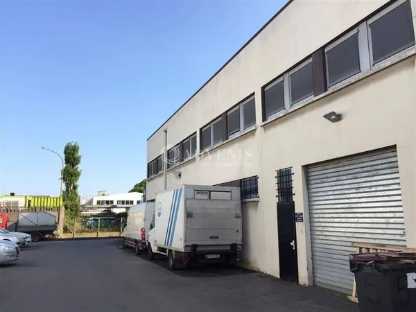 Local d'activité 296 m²