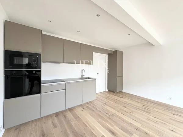 Appartement traversant 54,36 M², chambre et bureau à Saint-Germain-en-Laye, centre-ville RER A