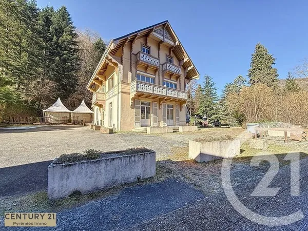 Maison 32 pièces 1200 m²