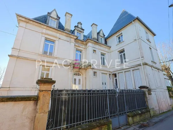 Maison 12 pièces 365 m²