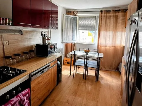 T3 LUMINEUX avec CAVE - Idéal Investissement ou 1er Achat - Prix en Baisse