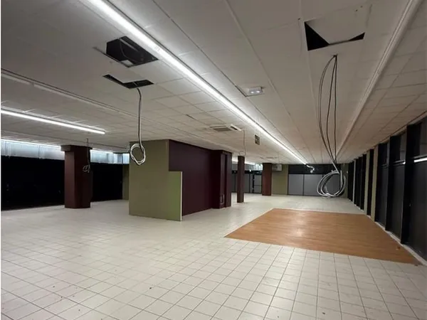 Boutique 655 m² LOUVECIENNES