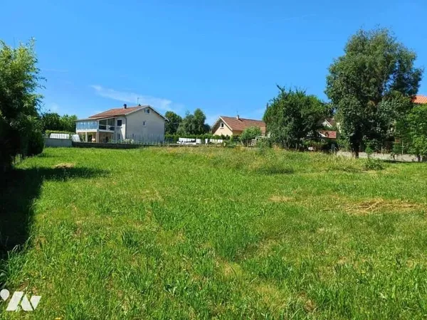 Terrain constructible 1203 m²
