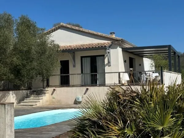 Superbe maisonT4/T5 de plain-pied avec piscine chauffée et vue panoramique à LECTOURE